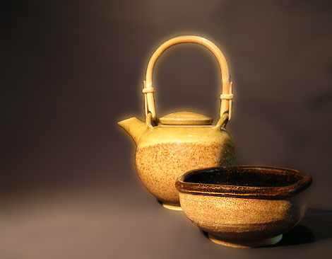 Ceramic Teapot with Calssy Bowl in Natural Earth Colors and Hues